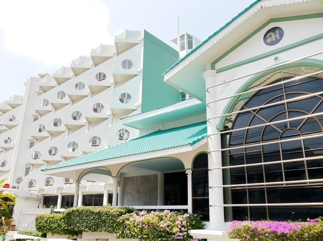 Lertnimit Hotel Chaiyaphum Buitenkant foto